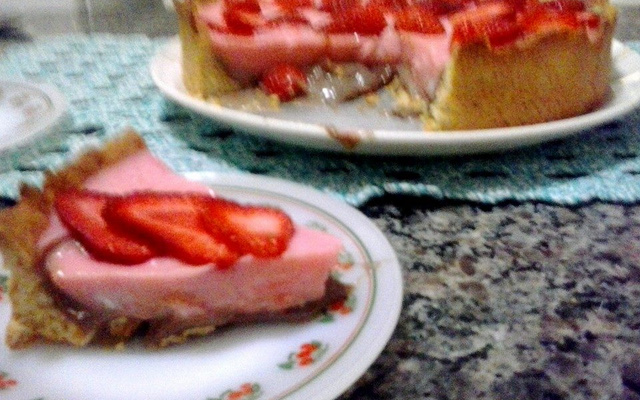 Torta de morango fácil e barata