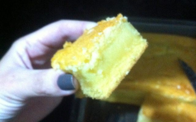 Bolo de fubá cremoso