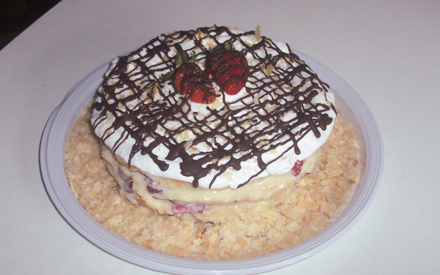 Bolo mil folhas de morango