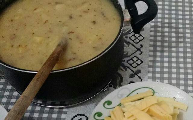Sopa de batata com bacon