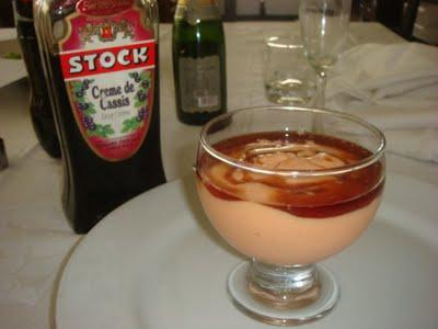 Creme de mamão com cassis e sorvete de creme - Romerlini