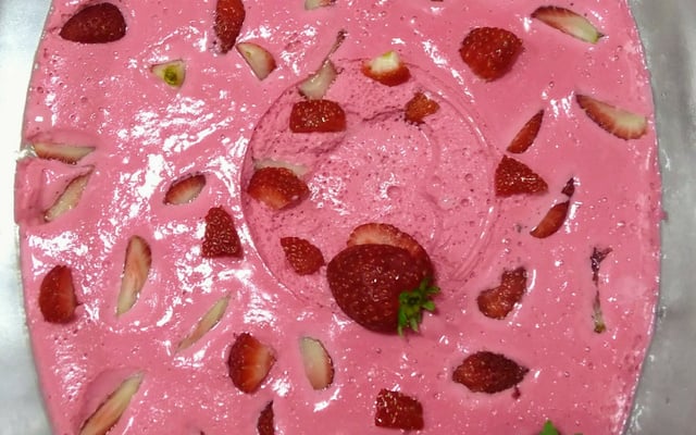 Mousse de morango fácil