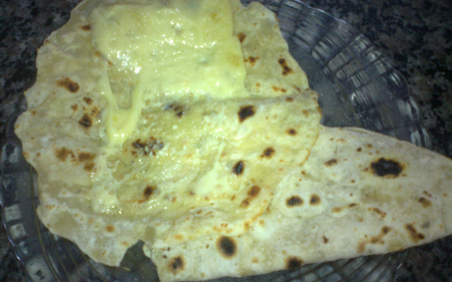 Pão de Frigideira ( sem fermento, sem leite, sem ovo)