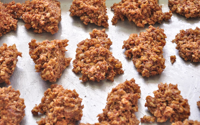 Pé-de-moleque no micro-ondas