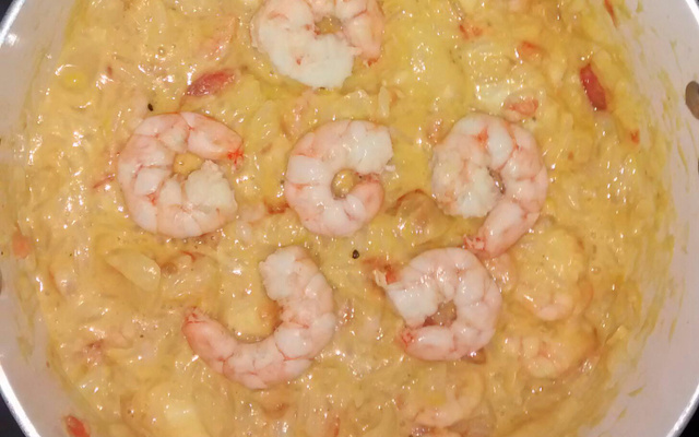 Risoto de camarão com requeijão