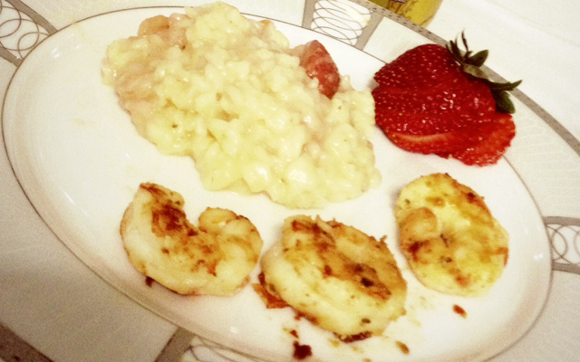 Risoto de camarão e morango com champagne