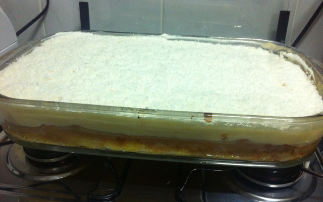 Bolo abacaxi de forma