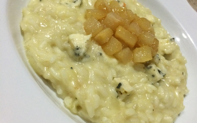 Risoto de pera com gorgonzola