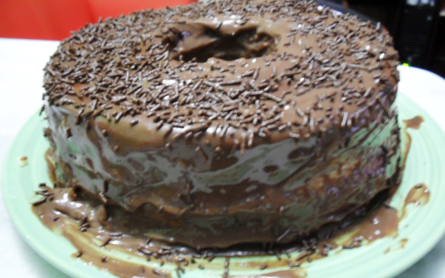 Bolo de cenoura recheado