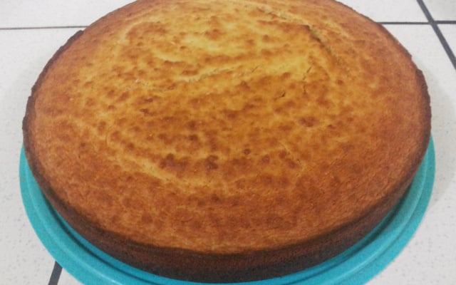 Bolo de aipim com farinha de trigo