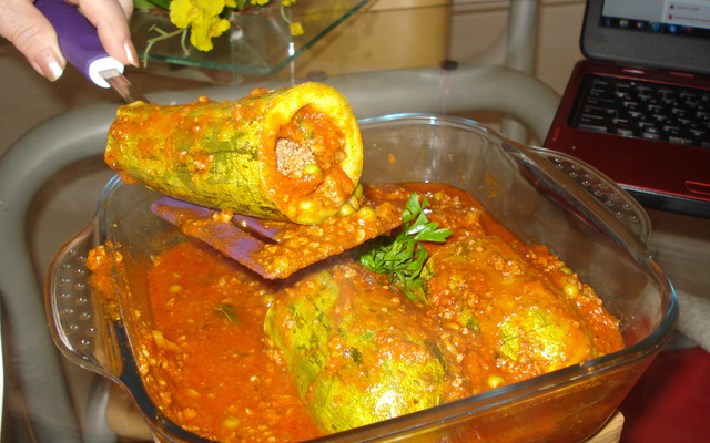 Abobrinha recheada com carne moída