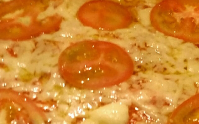 Massa de pizza com máquina de fazer pão
