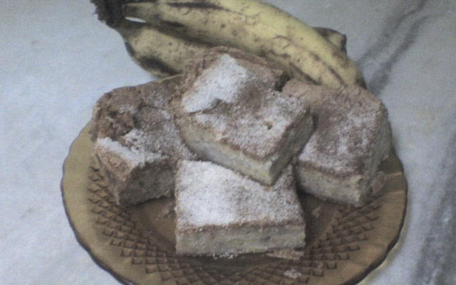 Bolo rápido de banana e canela