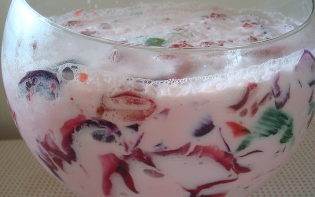 Gelatina colorida com guaraná