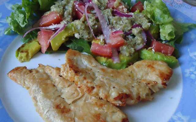 Salada deliciosa de abacate