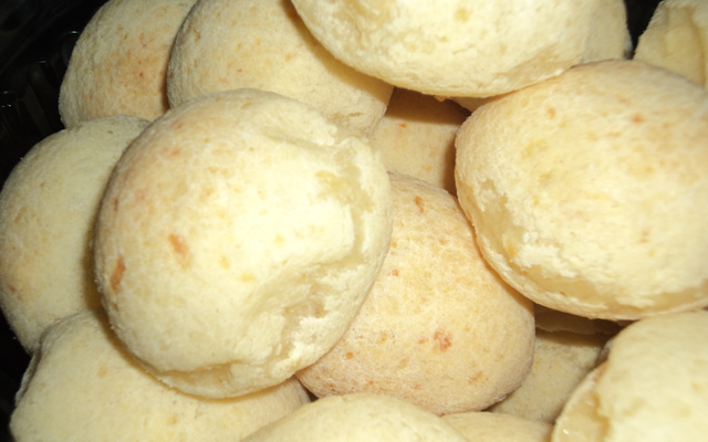 Pão de queijo mineiro da tia Kelly