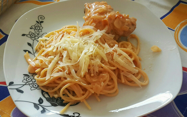 Macarrão no champagne