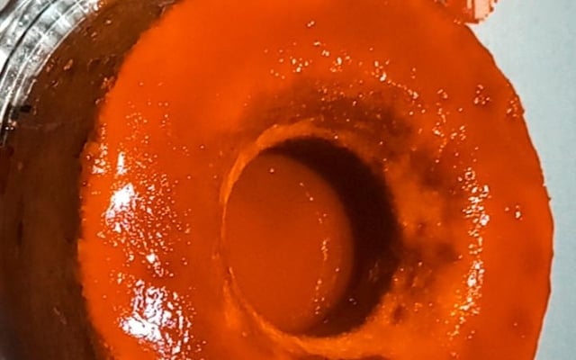 Bolo de milharina com goiabada e queijo (cobertura de falsa de goiabada)