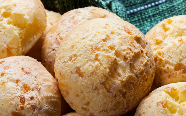Pão de queijo fácil e delicioso