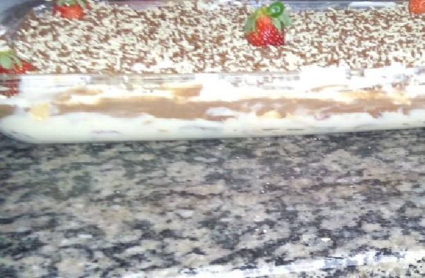 Pavê de morango com chocolate