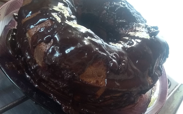 Bolo simples de chocolate