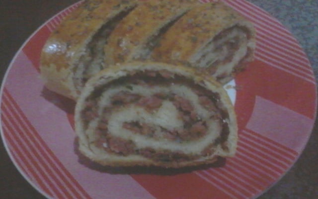 Pão recheado com calabresa