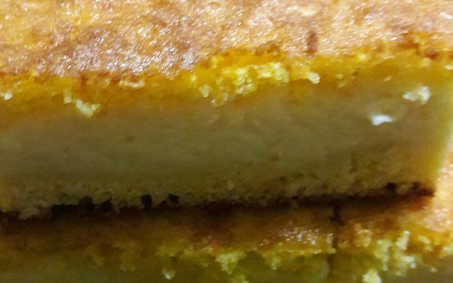 Bolo de fubá cremoso