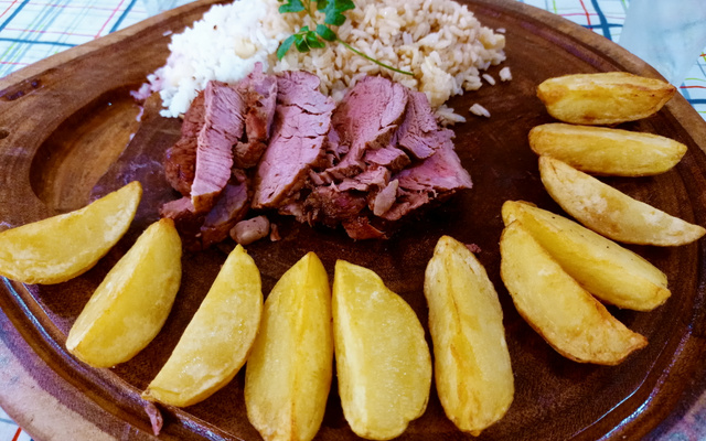 Rosbife de filé mignon com vinho do Porto