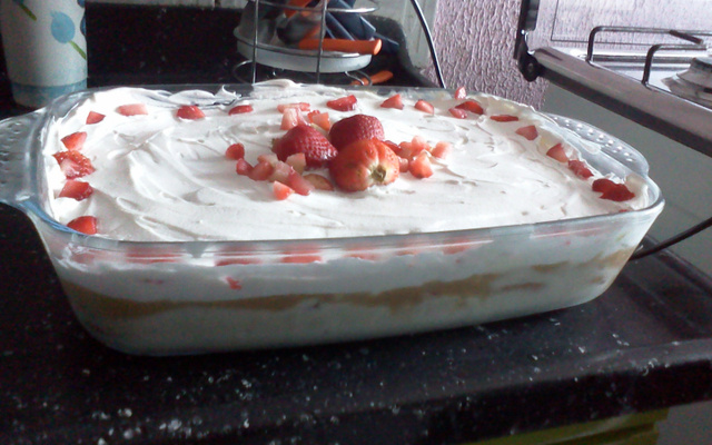 Pavê de morangos e doce de leite