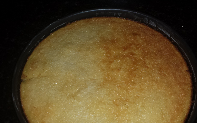 Bolo de milharina cremoso com queijo