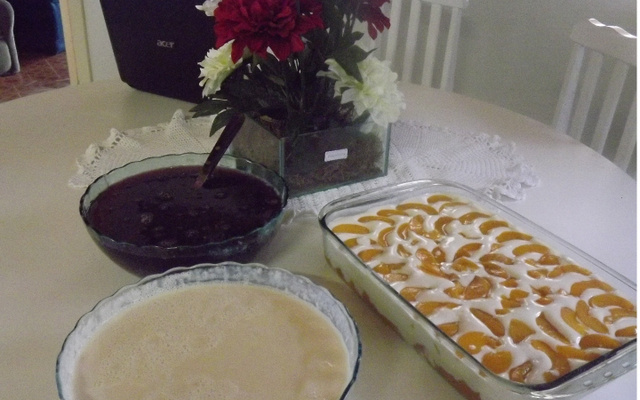 Sobremesa deliciosa de pêssego