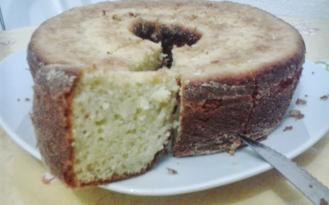 Bolo de laranja com casca