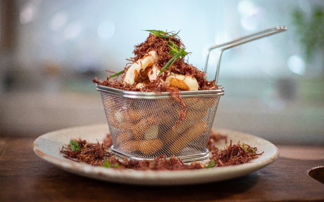 Anel de cebola com carne-seca