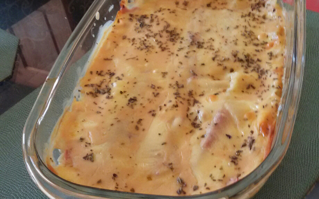 Lasanha de queijo e presunto