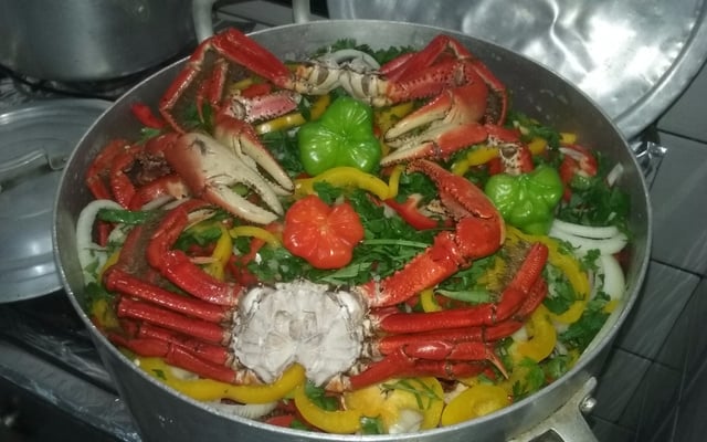 Caranguejada na cerveja a moda do Marçal