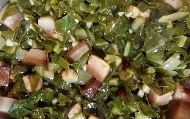 Couve ou repolho refogado com bacon