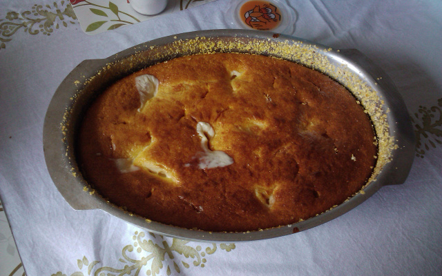 Bolo de flocão de milho com requeijão
