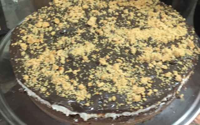 Cheesecake de paçoca e brigadeiro