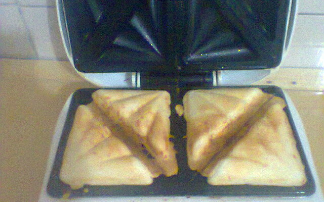 Pão de queijo de sanduicheira