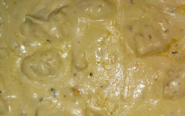 Cubos de frango ao requeijão