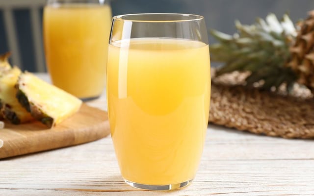 Suco de abacaxi