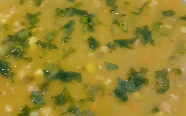 Sopa de Ervilha com Linguiça Toscana