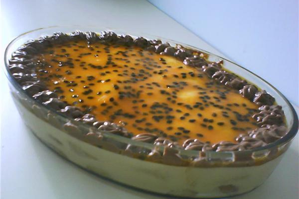 Pavê de mousse de maracujá