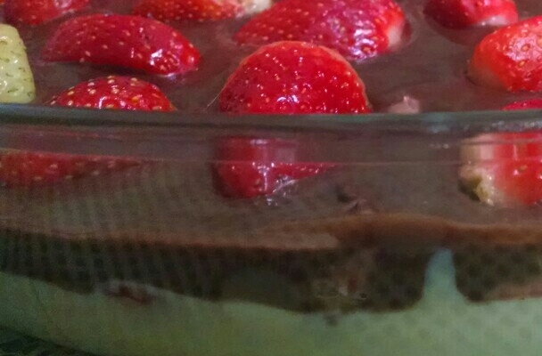 Torta de morango com chocolate