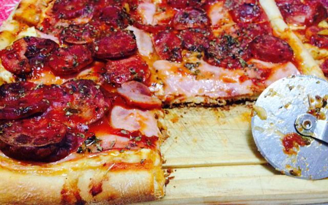 Massa super rápida de pizza crocante