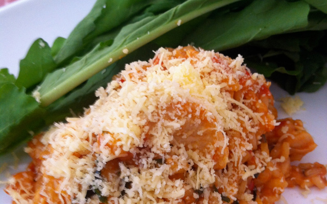 Risoto de frango com tomates