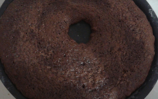 Bolo de chocolate integral com cobertura
