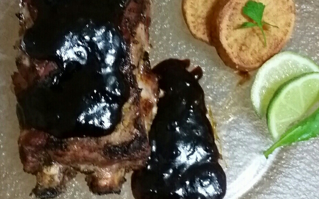 Costelinha de Porco com Molho Barbecue