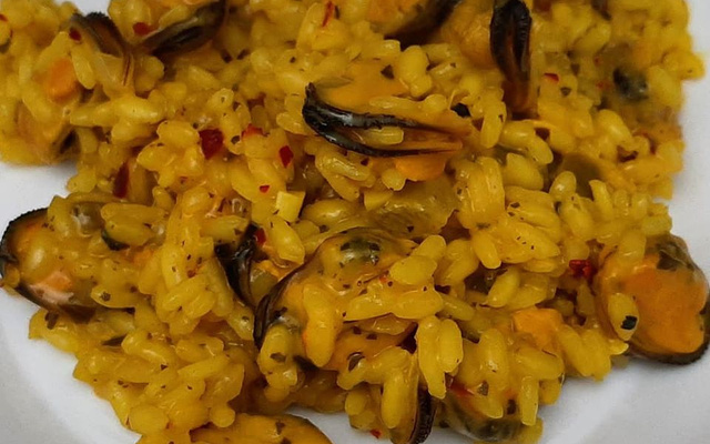 Risoto picante de mexilhões e tangerina