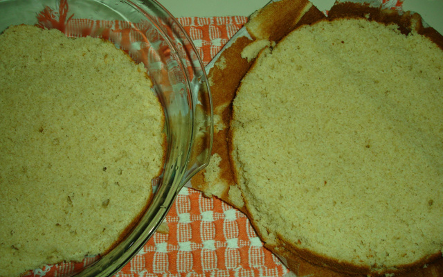 Pavê de maracujá com creme de chocolate ao pão de ló